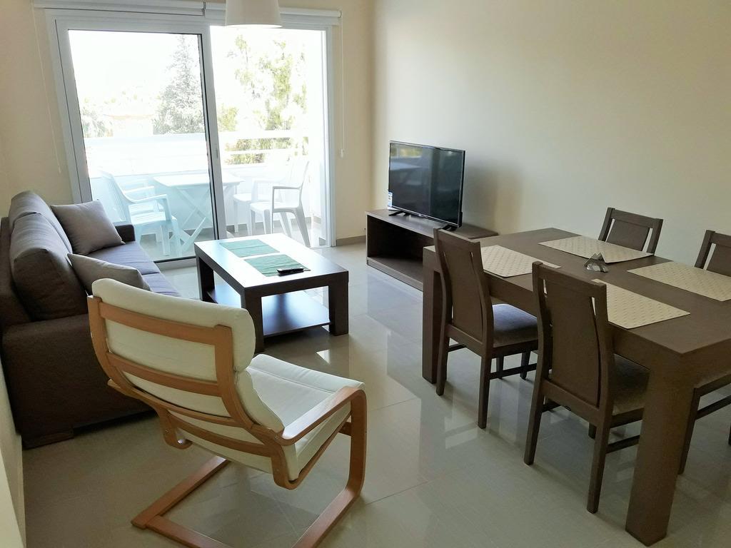32 Hill Court Apartment Larnaca Exterior photo